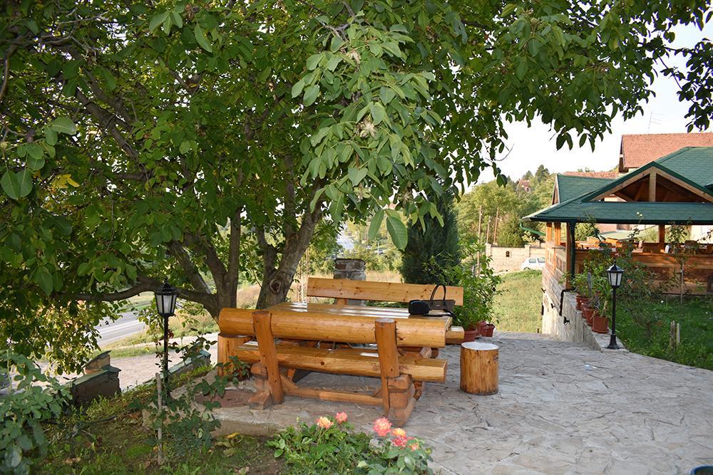 Fruskogorska Terasa Apartment โนวีซาด ภายนอก รูปภาพ