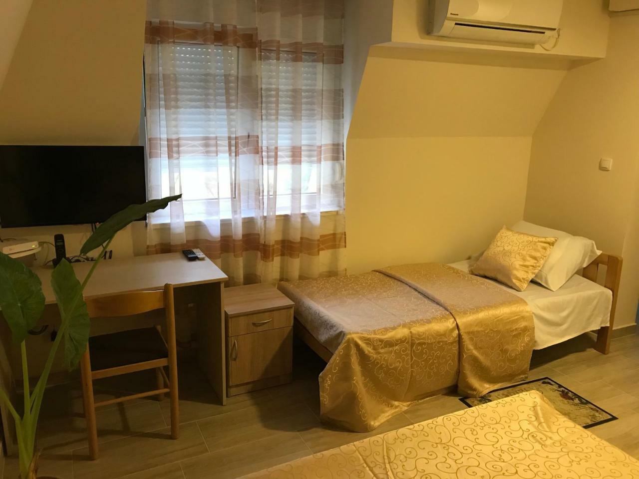 Fruskogorska Terasa Apartment โนวีซาด ภายนอก รูปภาพ